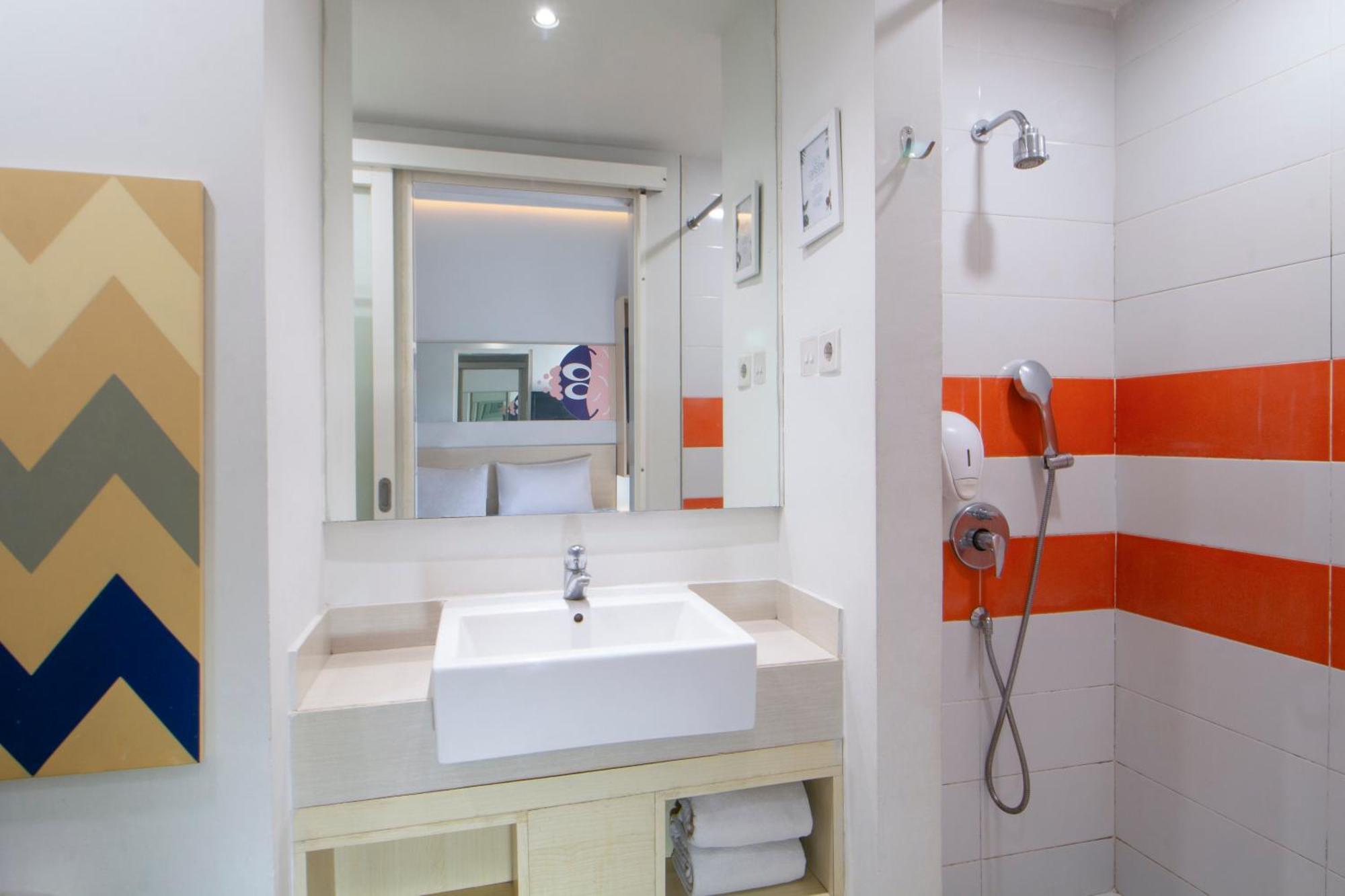 Cleo Hotel Tunjungan Surabaya Buitenkant foto