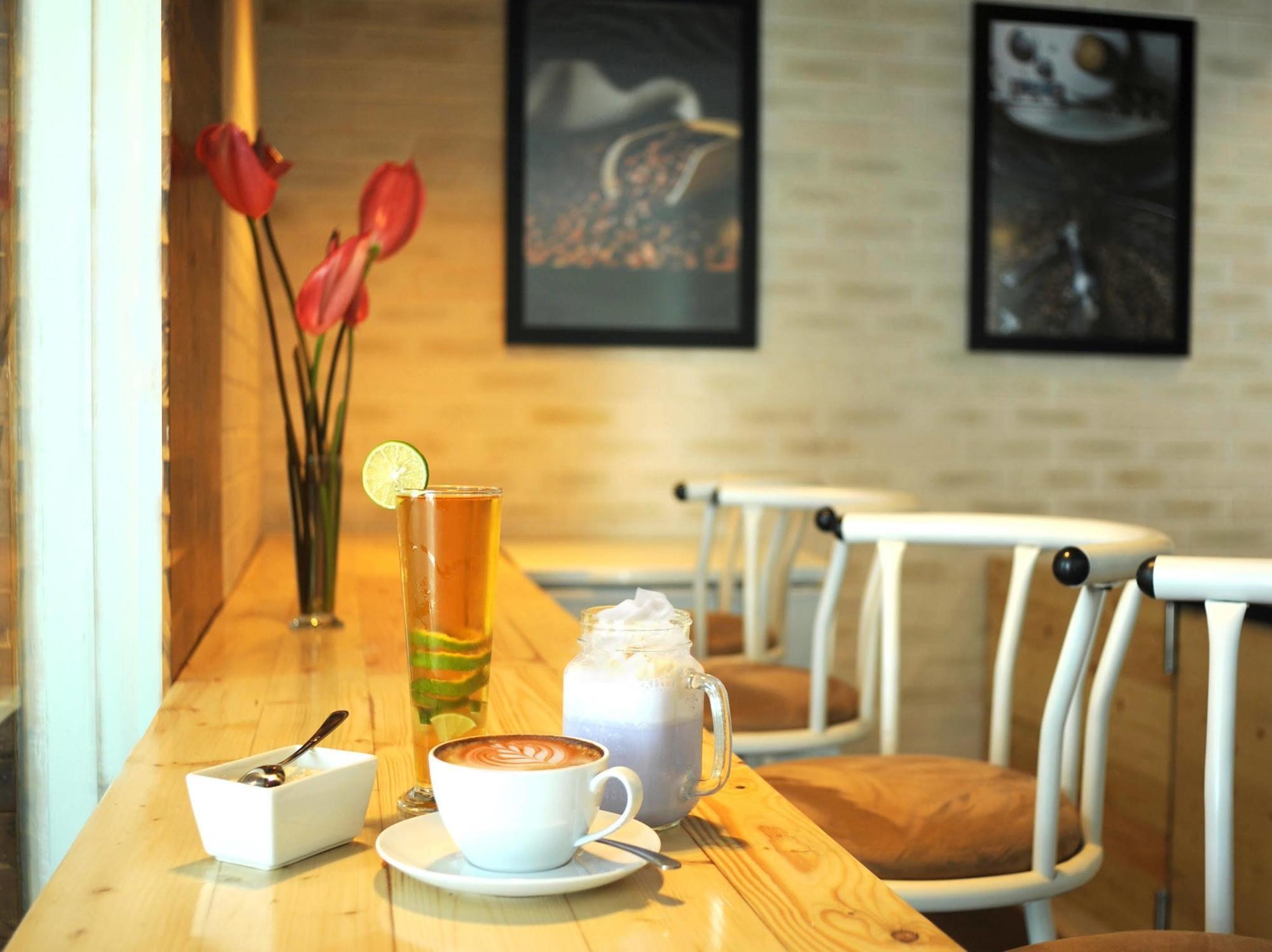 Cleo Hotel Tunjungan Surabaya Buitenkant foto