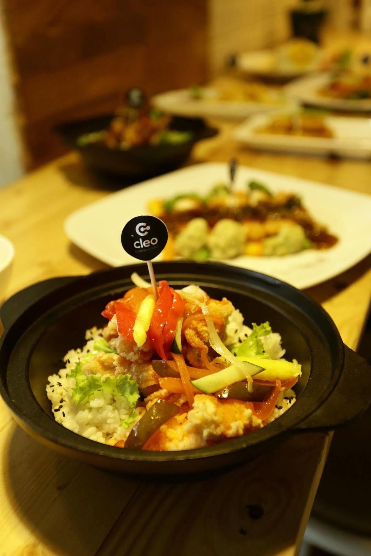 Cleo Hotel Tunjungan Surabaya Buitenkant foto