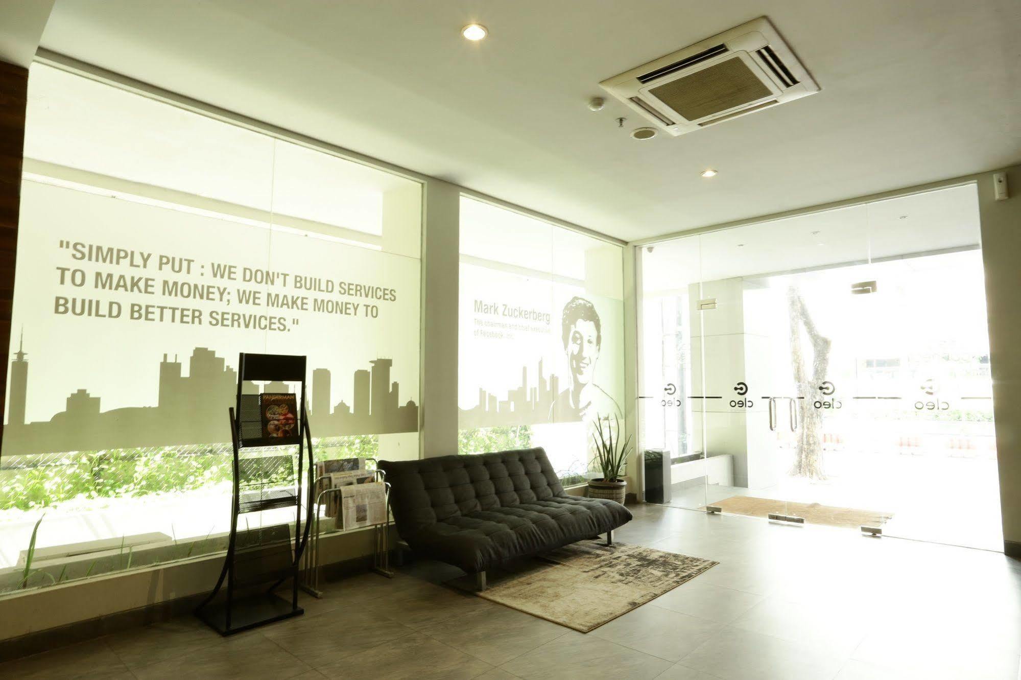 Cleo Hotel Tunjungan Surabaya Buitenkant foto