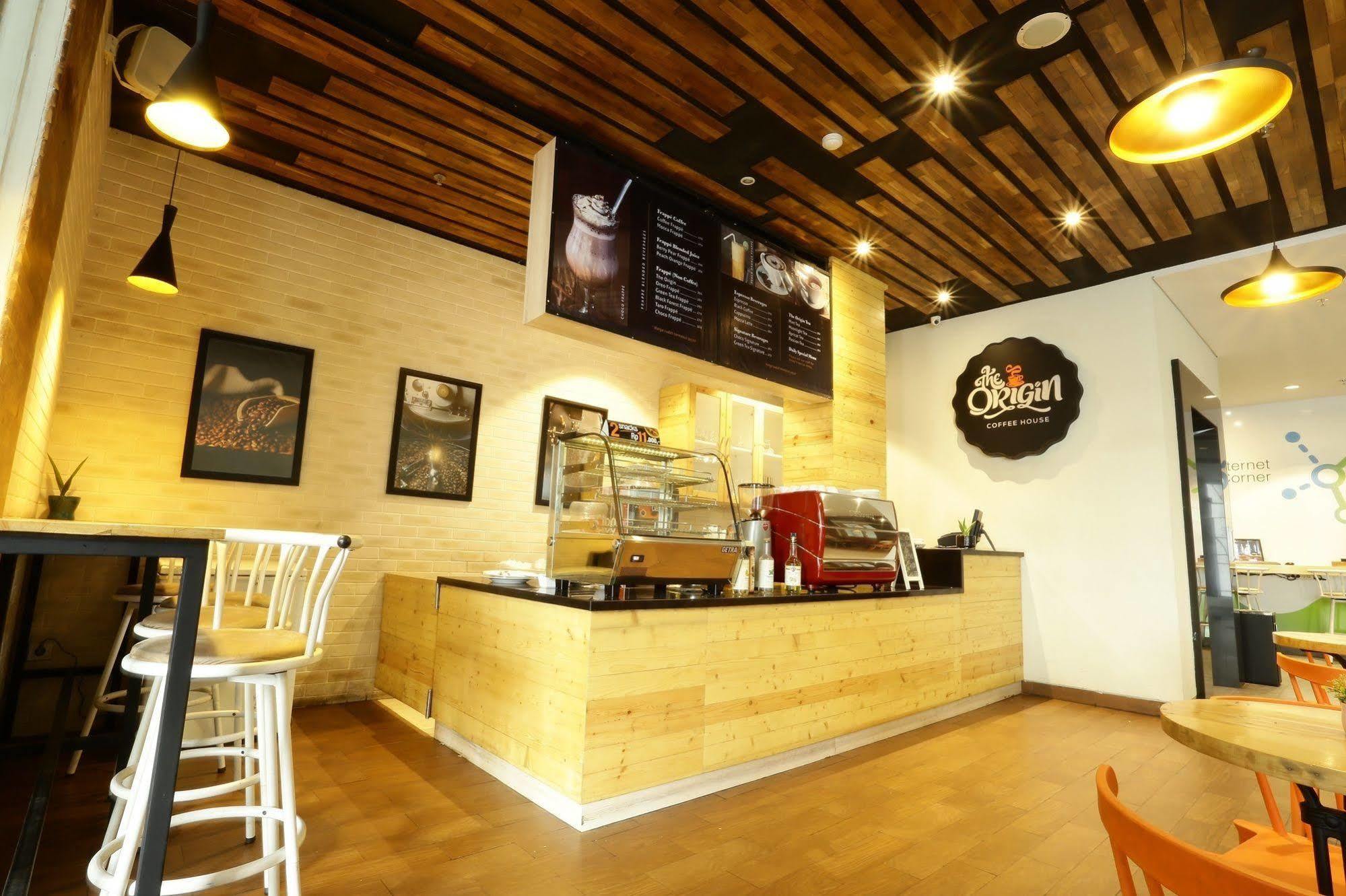 Cleo Hotel Tunjungan Surabaya Buitenkant foto